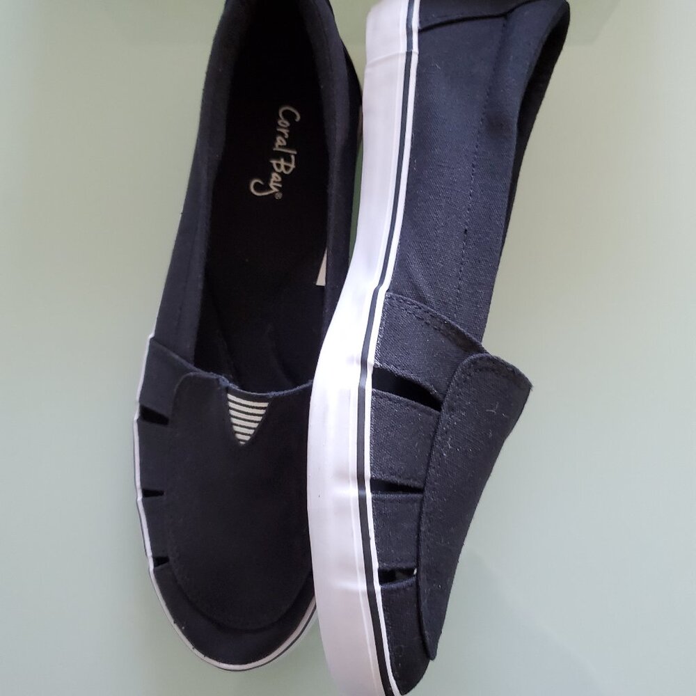 Shoes - Picture 2 of 4
